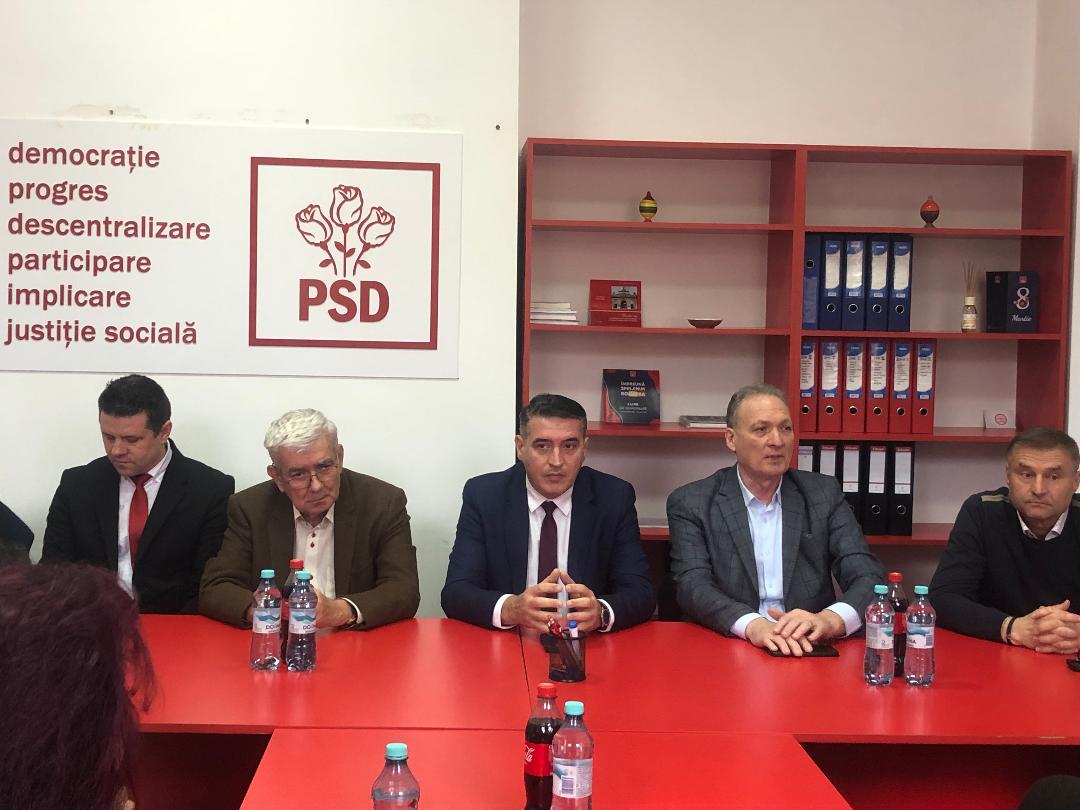 Social democrații clujeni au discutat pe marginea unor teme din domeniul educației Foto: monitorulcj.ro Anca Colibășanu
