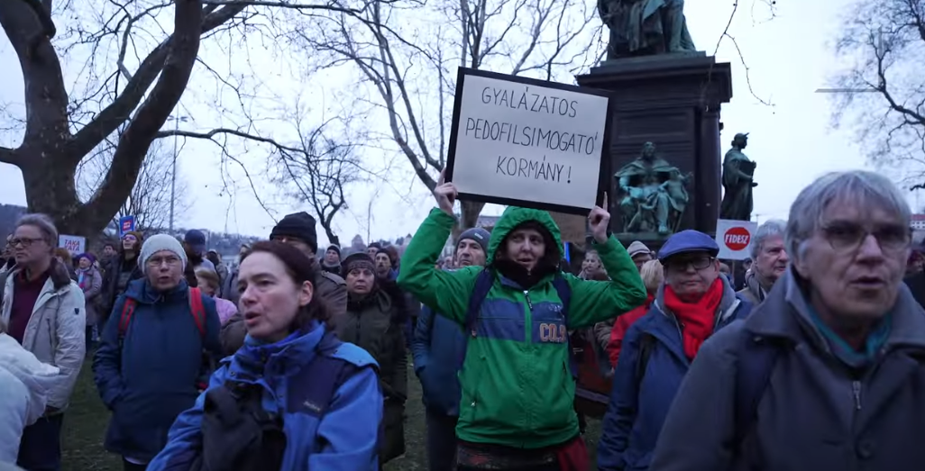Mii de persoane au protestat