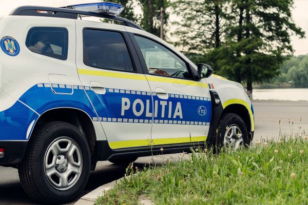 Polițiștii au aplicat amenzi și au reținut zeci de permise de conducere