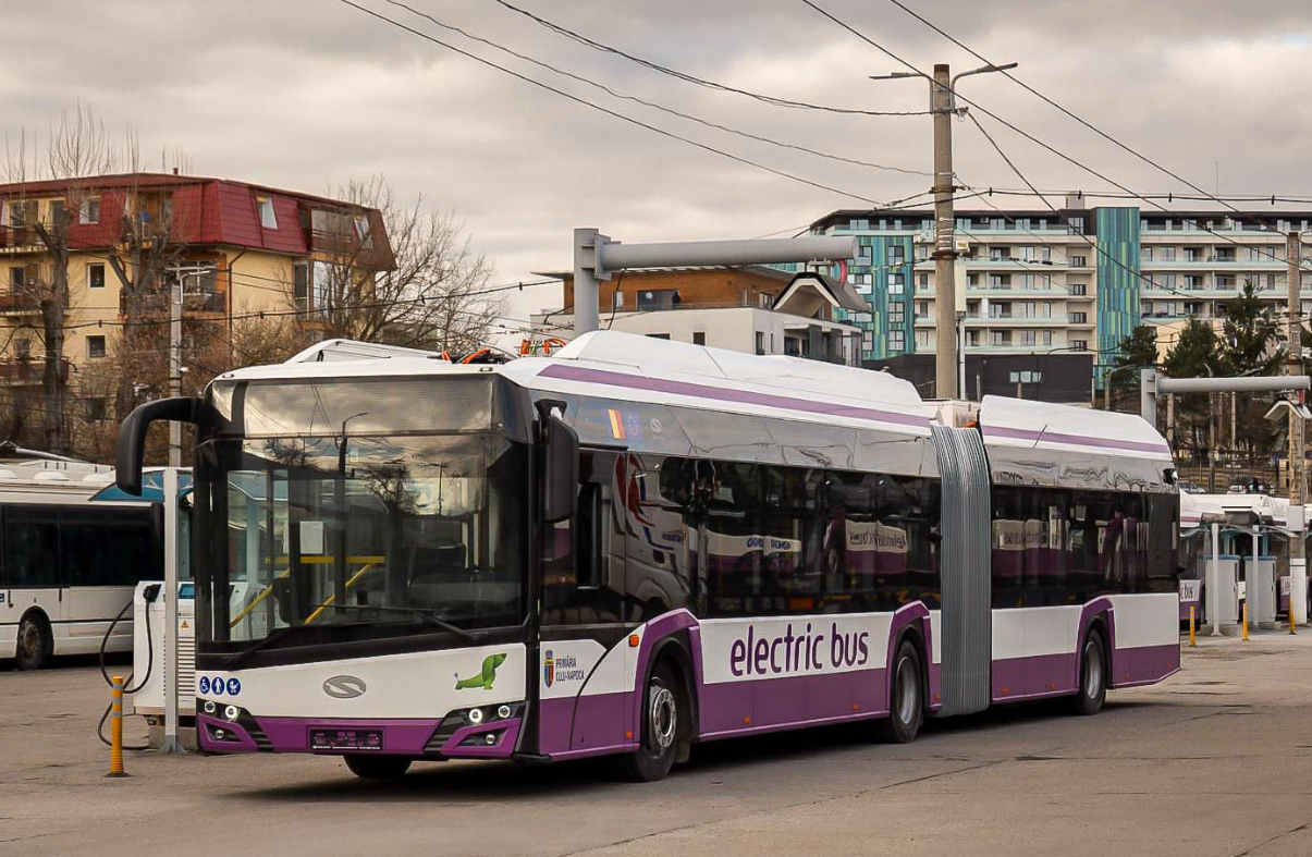 Autobuz electric articulat/Foto: Emil Boc Facebook.com