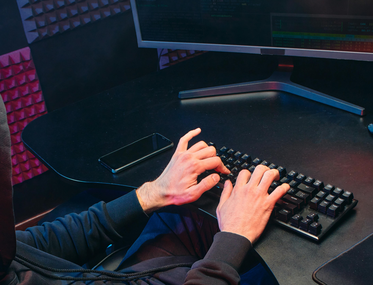 Hackerii exploatează vulnerabilităţi în aplicaţiile Office prin documente Word şi foi de calcul/Foto: pexels.com