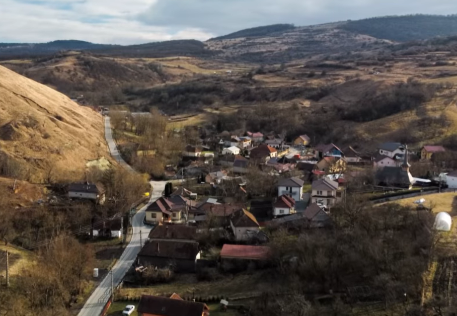Primăria comunei Florești a semnat contractul de începerea lucrărilor pentru realizarea canalizării în satul Tăuți/ Foto: Bogdan Pivariu - Facebook