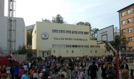 Elevii Colegiului Național „George Coșbuc” ar putea reveni în curând în sala de sport. FOTO: arhivă - Monitorul de Cluj