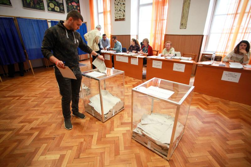 Coaliția de guvernare ia mâine o decizie în privința organiz[rii alegerilor   Foto: monitorulcj.ro