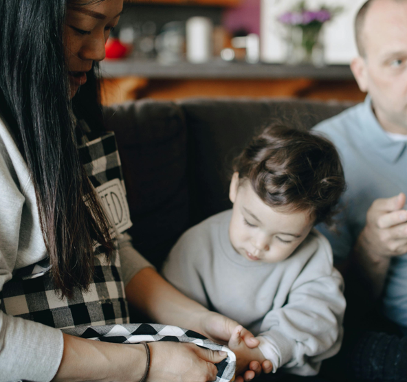 Noi condiții de eligibilitate pentru asistenții maternali/Foto: pexels.com