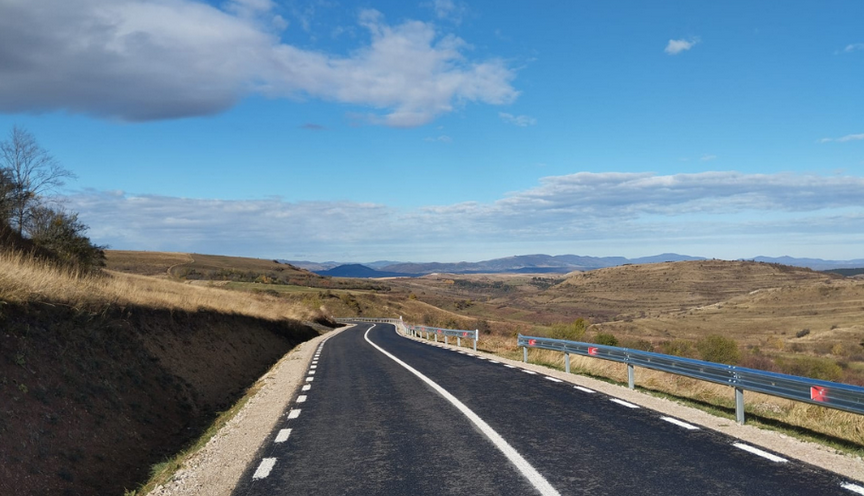 Consiliul Județean a încheiat noi contracte de lucrări pentru întreținerea drumurilor din județul Cluj.  Sursa foto: Consiliul Județean Cluj