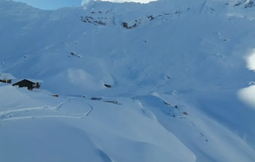 A fost emisă o avertizare meteorologică de risc mare de producere de avalanșe la peste 1.800 de metri