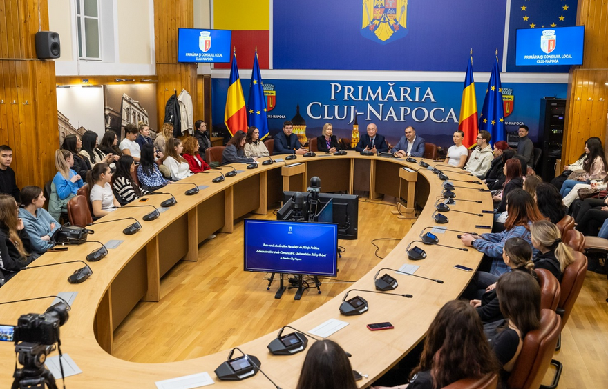 Studenți din anul I de la FSPAC