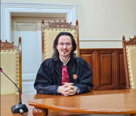Fostul judecător clujean Cristi Danileț este de părere că numirea lui Iohannis ca secretar general al NATO ar fi o catastrofă.  Sursă foto: Facebook/ Cristi Danileț