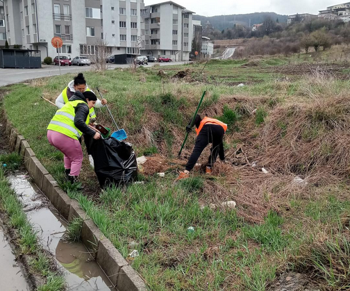 A început campania de curățenie de primăvară în Florești. Sursă foto: Facebook/ Bogdan Pivariu