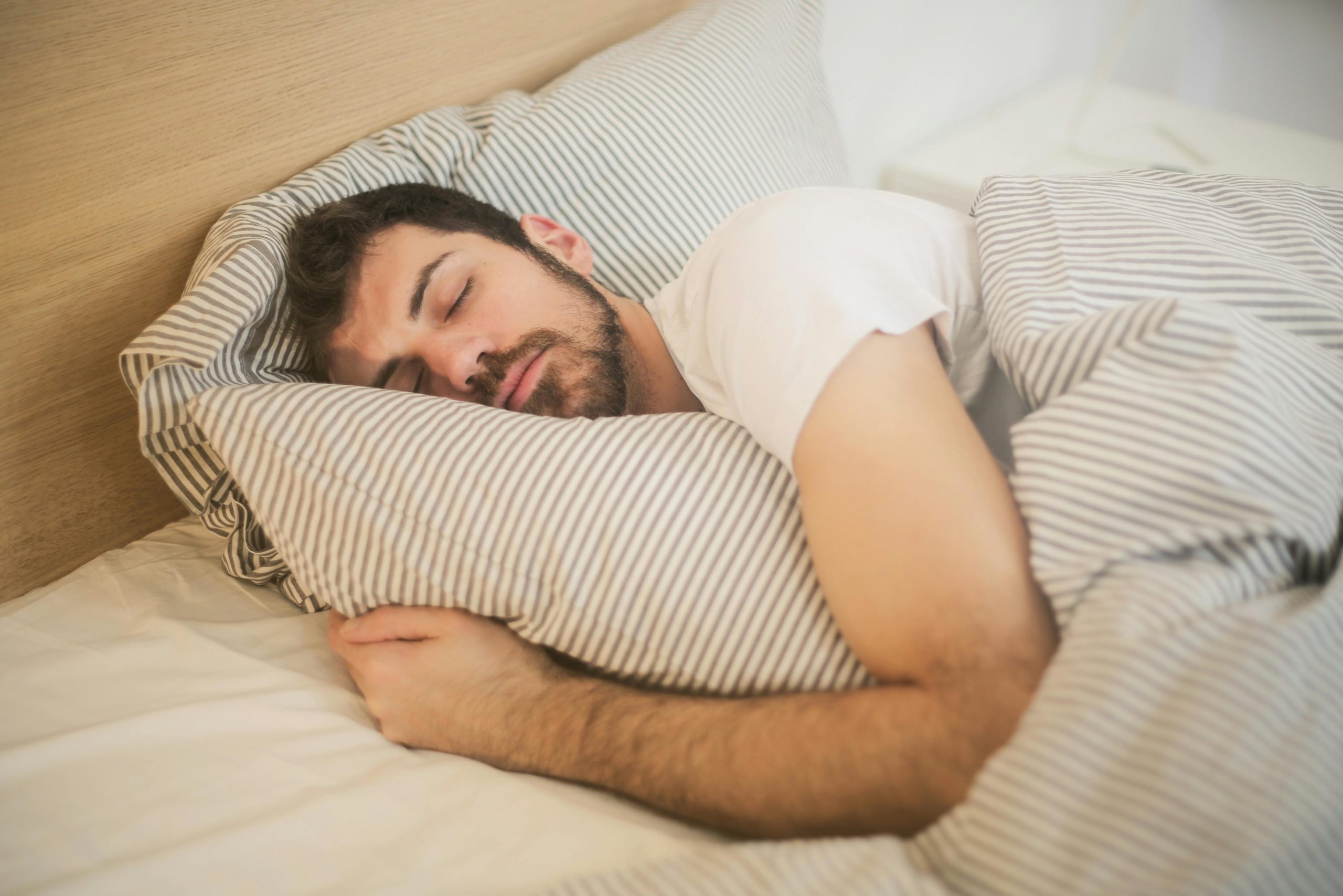 Somnul neregulat poate conduce la demență. FOTO: Pexels