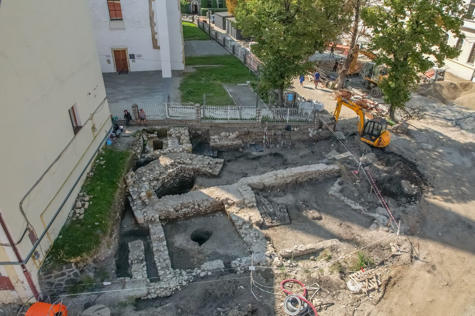 Un tezaur monetar  compus din peste 300 de piese a fost de descoperit în Turda. Sursă foto: Facebook/ Muzeul de Istorie Turda