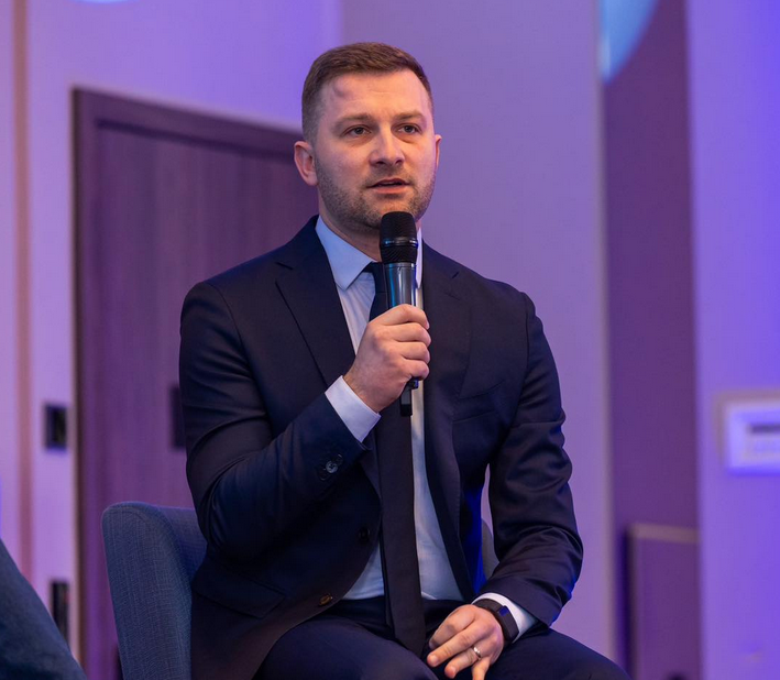 Bogdan Pivariu a anunțat că bugetul comunei Florești s-a triplat în ultimii trei ani de zile.  Sursă foto: Facebook/ Bogdan Pivariu