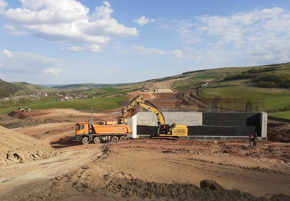 A fost semnat contractul pentru realizarea viaductelor de la Nădășelu și Topa Mică (A3)