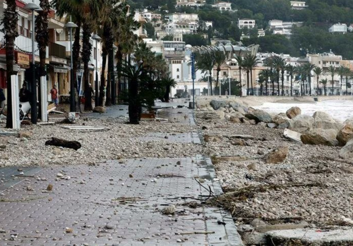 Patru persoane şi-au pierdut viaţa în mare