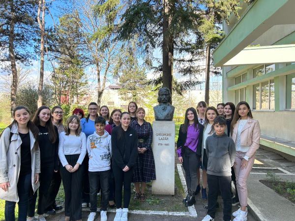 15 elevi de la Colegiul Național Pedagogic „Gheorghe Lazăr” s-au calificat la etapa națională a olimpiadelor școlare/ Foto: monitorulcj.ro