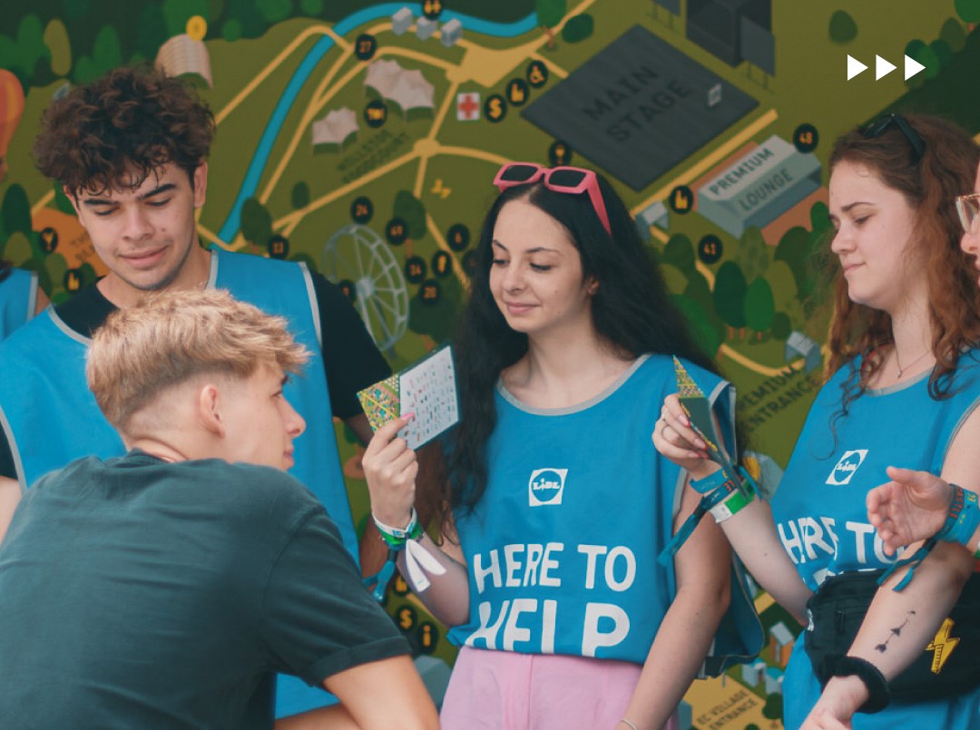 Electric Castle caută peste 1.000 de voluntari pentru ediția de anul acesta a festivalului. FOTO: Facebook/ Electric Castle