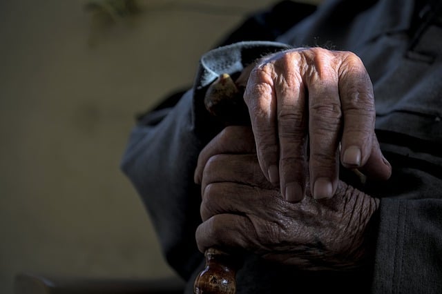 Procesul de îmbătrânire demografică s-a accentuat în România. Sursă foto: Pixabay.com