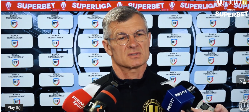 Ovidiu Sabău a transmis jucătorilor că meciul cu FC Hermannstadt va fi unul greu. Sursă foto: captura ecran/Youtube/ FC Universitatea Cluj