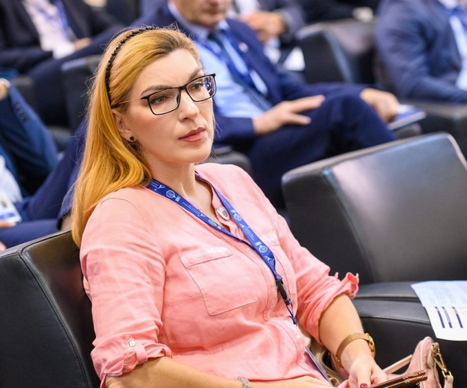 Adela Dehenes