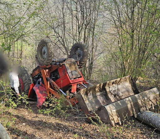 Bărbat surprins sub un utilaj în localitatea Mărișel. Sursă foto: ISU Cluj