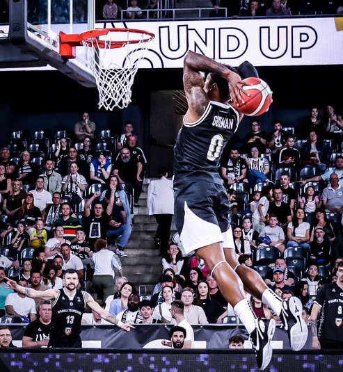 U-BT Cluj va înfrunta FC Argeș Basketball în semifinalele Ligii Naționale de Baschet Masculin. Sursă foto: Facebook/U-BT Cluj-Napoca