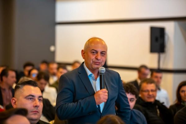 Coaliția a renunțat la candidatul unic