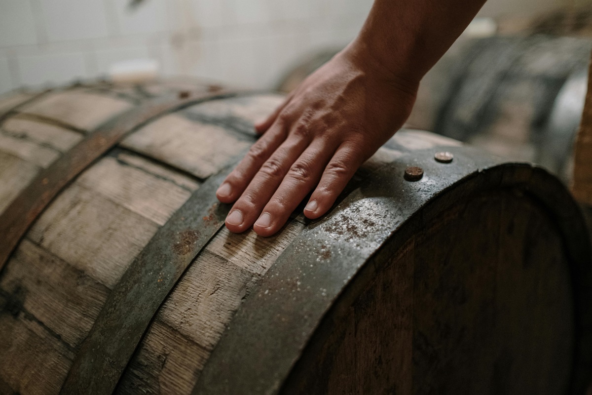 Un bărbat era beat fără să fi băut. Foto: pexels.com