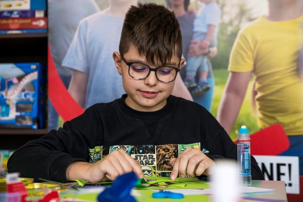 Peste 70.000 copii din regiunea de Nord-Vest nu își vor vedea părinții de Paști/ Foto: Salvați Copiii