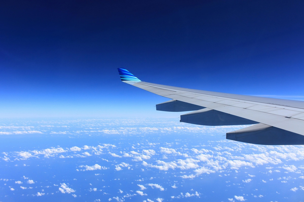 Un avion decolat din Germania spre Los Angeles a avut parte de o aterizare „bruscă