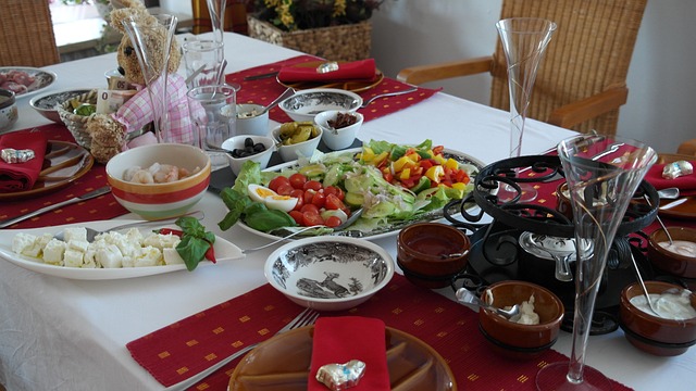 Peste 79% dintre români intenţionează să îşi petreacă Sărbătorile Pascale în familie. Sursă foto: Pixabay.com