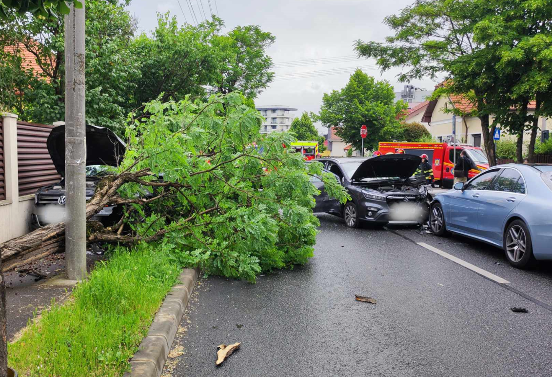 Accident rutier în Gheorgheni. A intervenit descarcerarea/Foto: monitorulcj.ro