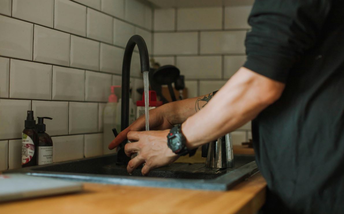 Extinderea și dezvoltarea serviciului de alimentare cu apă din județ continuă. Alin Tișe
