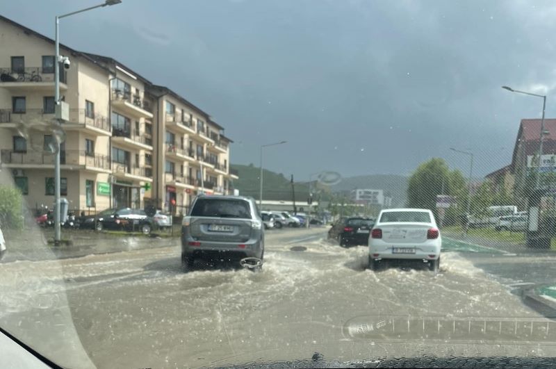 Inundații în Florești după furtună/ Foto: Traiesc in Floresti - Cluj - Facebook