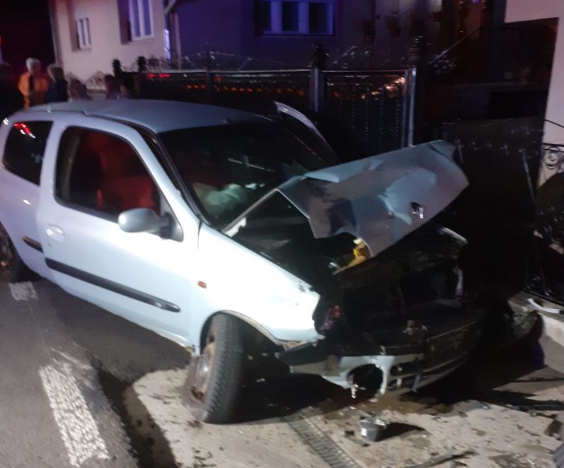 Accident rutier în comuna Călățele. Femeie descarcerată de pompieri/Foto: ISU Cluj