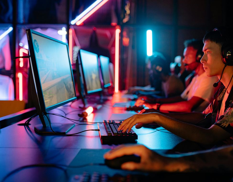 Gamingul ar putea deveni o competiție olimpică. Clujul va găzdui o competiție internațională Esports|Foto: pexels.com