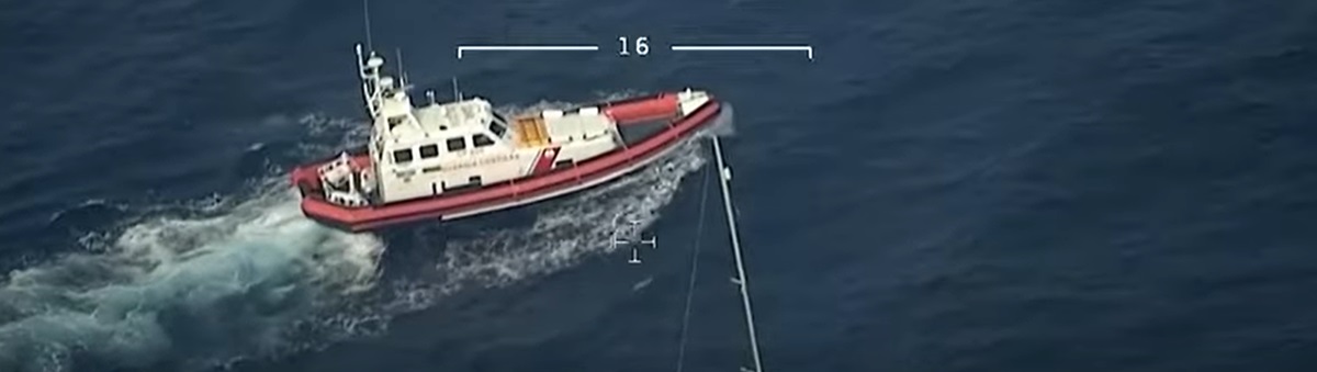 Cei puțin 11 migranți au murit în două naufragii separate în Italia