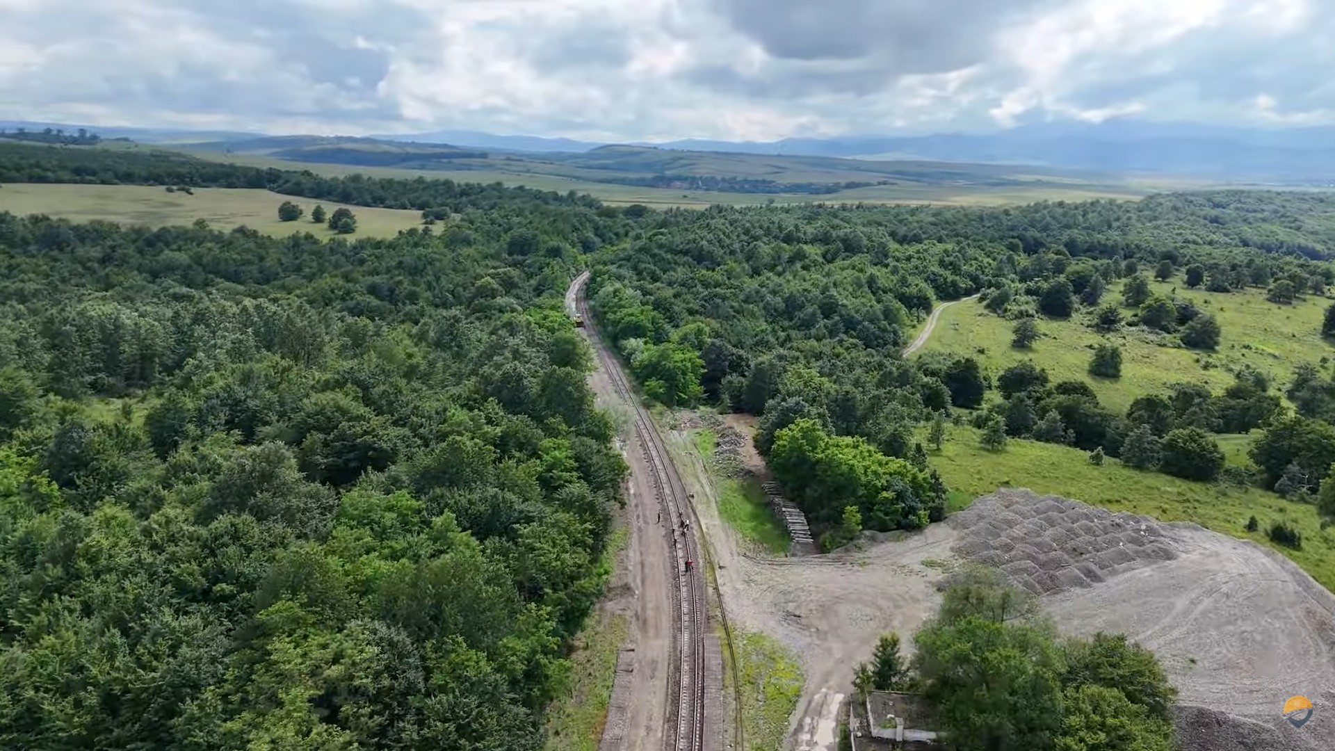 Lucrările de pe lotul 2 la magistrala feroviară dintre Cluj și Oradea sunt la un progres fizic de 6-7% | Foto: Asociaţia Pro Infrastructură - Facebook