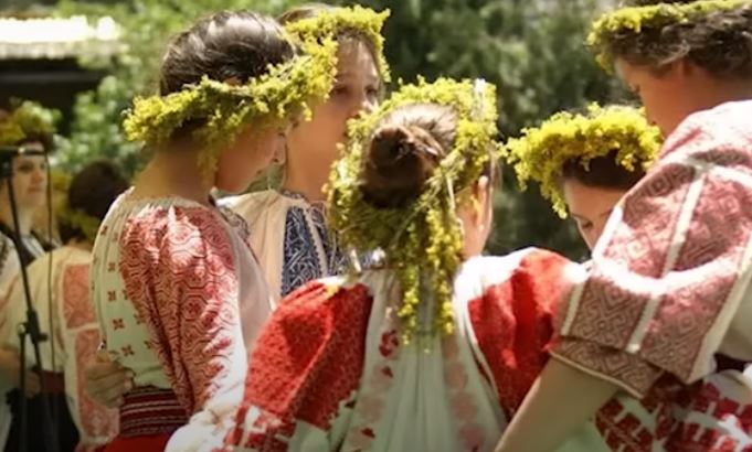 Sânzienele sau Drăgaica. Tradiții și obiceiuri|Foto: trinitas.tv