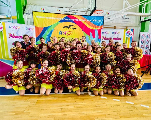 Echipa de majorete Eclipse din Cluj Napoca a cucerit scena Campionatului Mondial de Majorete | Foto: Echipa Eclipse