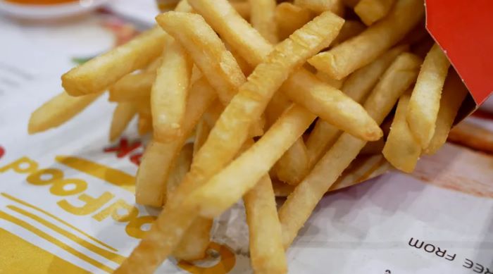 Ce se întâmplă dacă ceri cartofi proaspeți de la McDonald’s? Un angajat al lanțului de fast-food te va surprinde cu răspunsul său