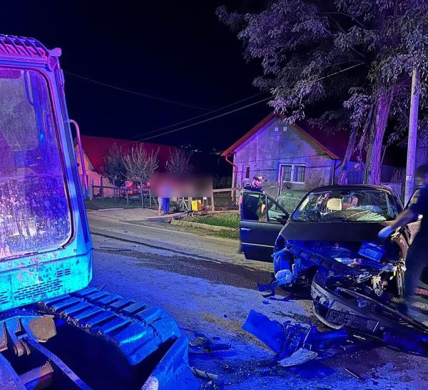Accident rutier grav în Tritenii de Jos. Femeie de 50 de ani