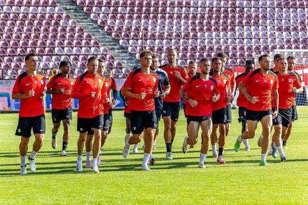Veşti bune în Gruia! Doi jucători au semnat prelungirea contractului la CFR. | Foto: Fotbal Club CFR 1907 CLUJ - Facebook