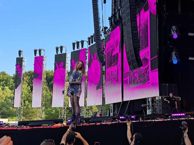 Delia a deschis oficial ediția cu numărul 10 Electric Castle | Foto: monitorulcj.ro