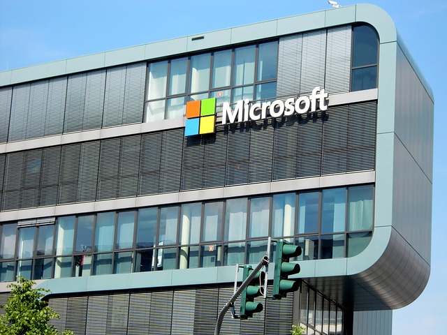 O pană informatică la sistemul Microsoft la nivel global provoacă probleme la numeroase companii