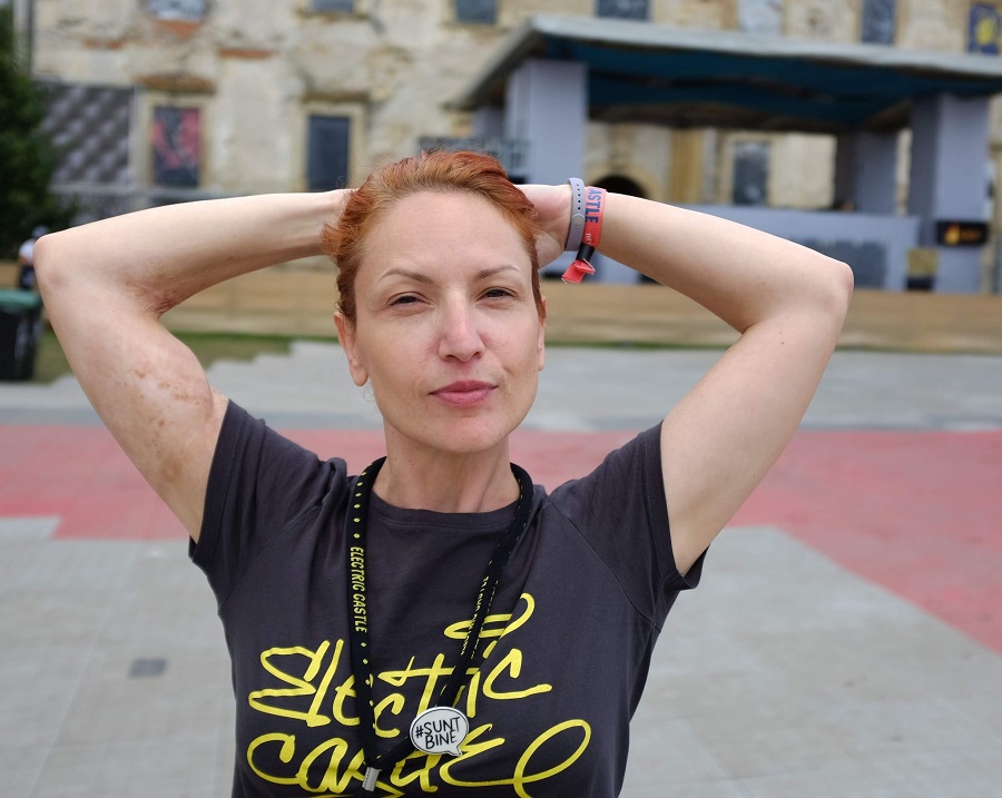 Renate Rozenberg se ocupă de partea de comunicare la Electric Castle. Foto: Facebook Renate Roca Rozenberg