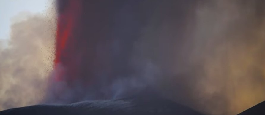 Scurgere de lavă pe vulcanul Etna | Foto: The Times and The Sunday Times – captură video Youtube