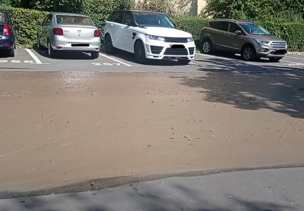 Avarie la o conductă de apă