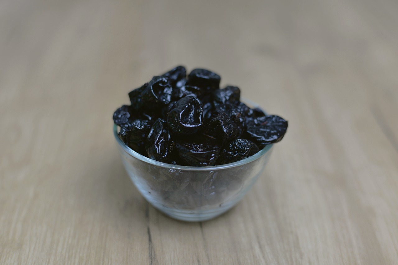 Ce se întâmplă dacă mănânci prune uscate? Top 5 beneficii pentru sănătate. | Foto: pixabay.com
