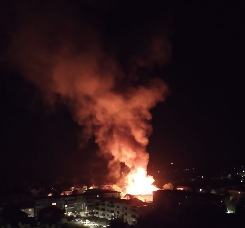 Incediu puternic în Baciu | Foto: Locuiesc in com Baciu - Facebook